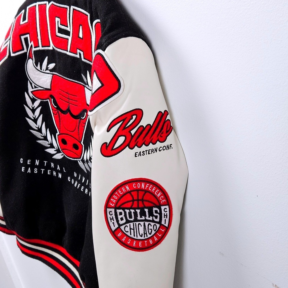 Primark × NBA Chicago Bulls Kids Varsity Jacket Black Red Patch Coat 9-10Y - Picture 4 of 6